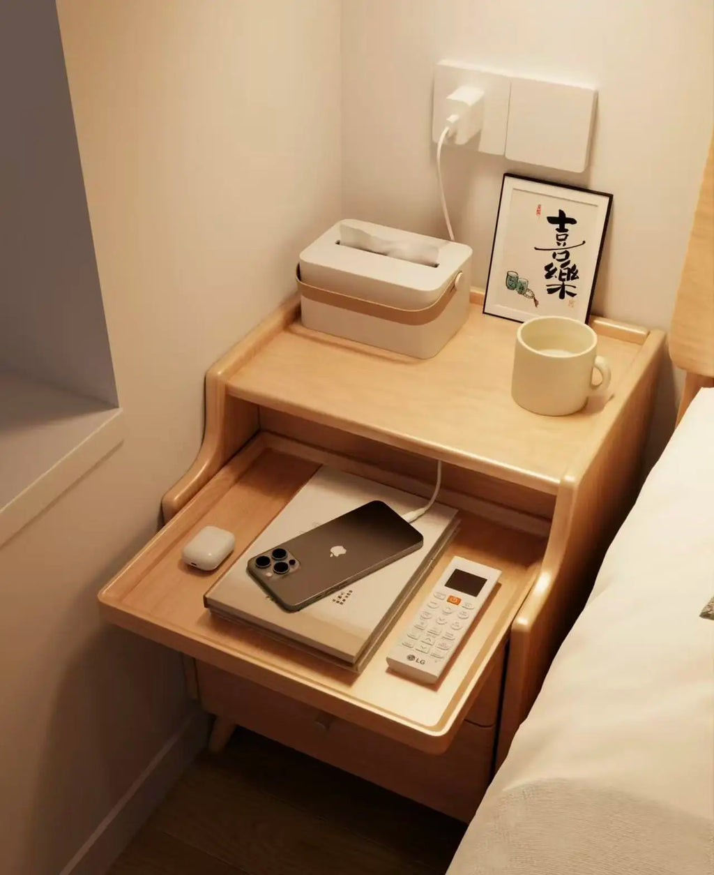 Modern Luxury Solid Wood Japanese/Northern European Bedside Nightstand Multi-Drawer Eco-Friendly Durable Adjustable Storage Oak