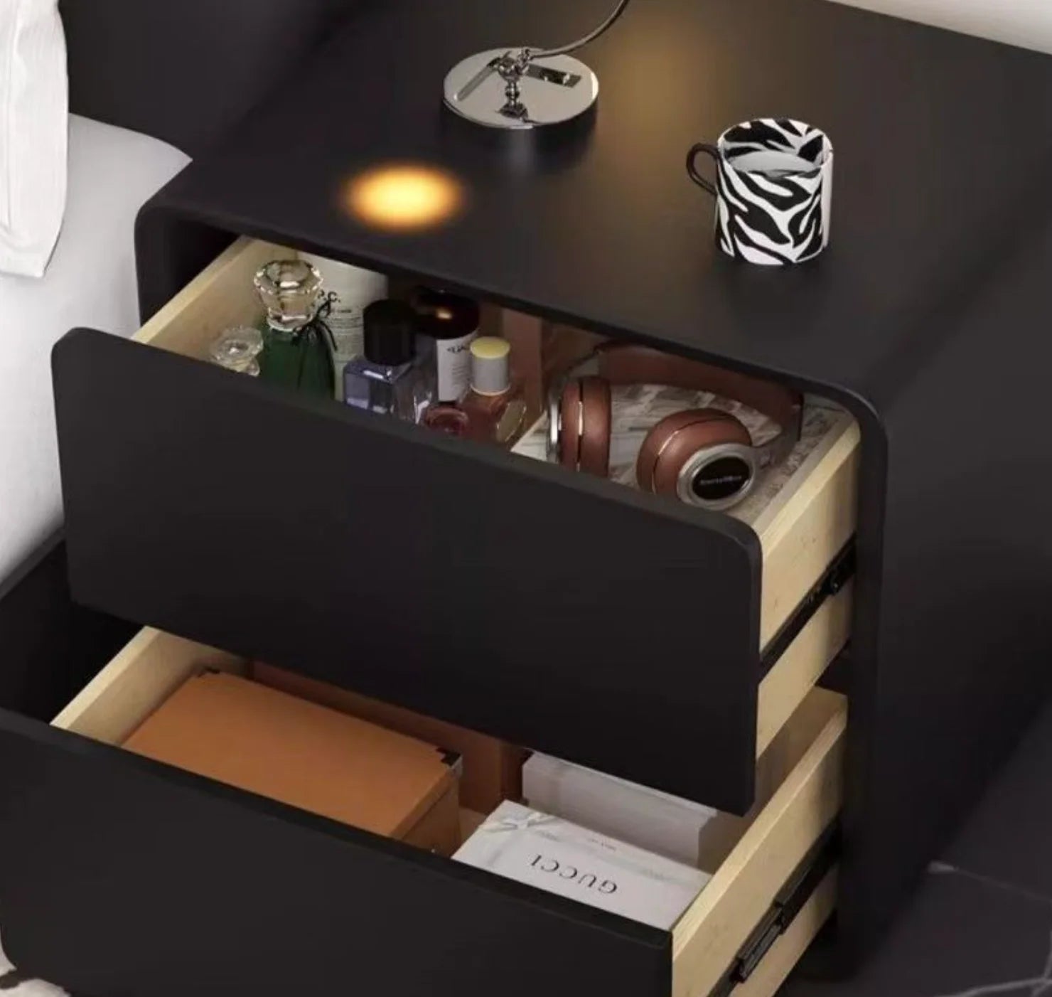 Modern Solid Wood Storage Cabinet New Design Bedside Bedside Table Apartment Bedroom Bedside Table